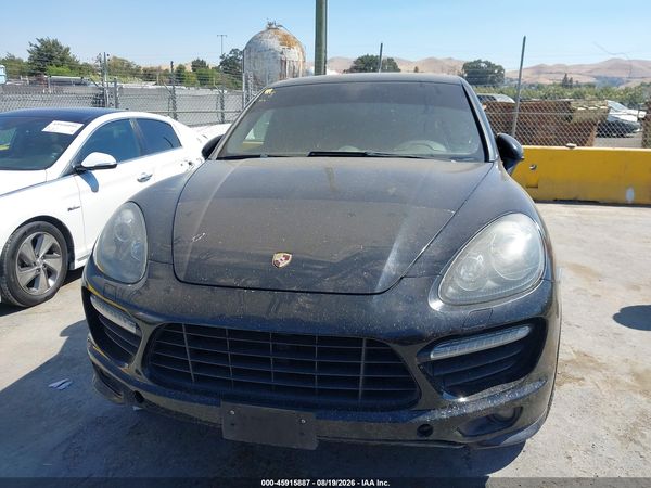 2013 PORSCHE CAYENNE GTS