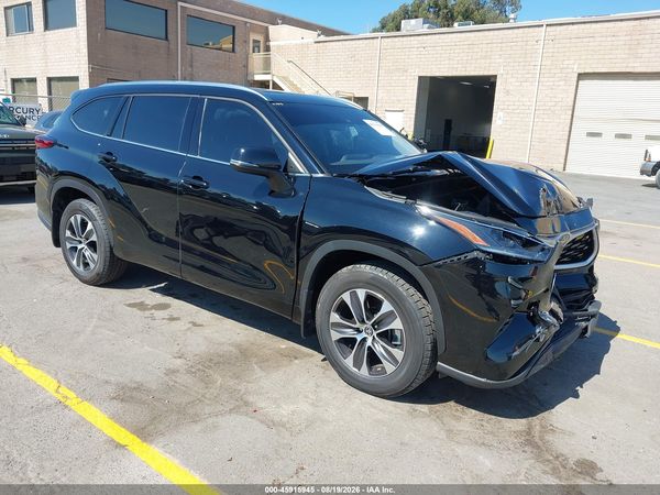 2021 TOYOTA HIGHLANDER XLE