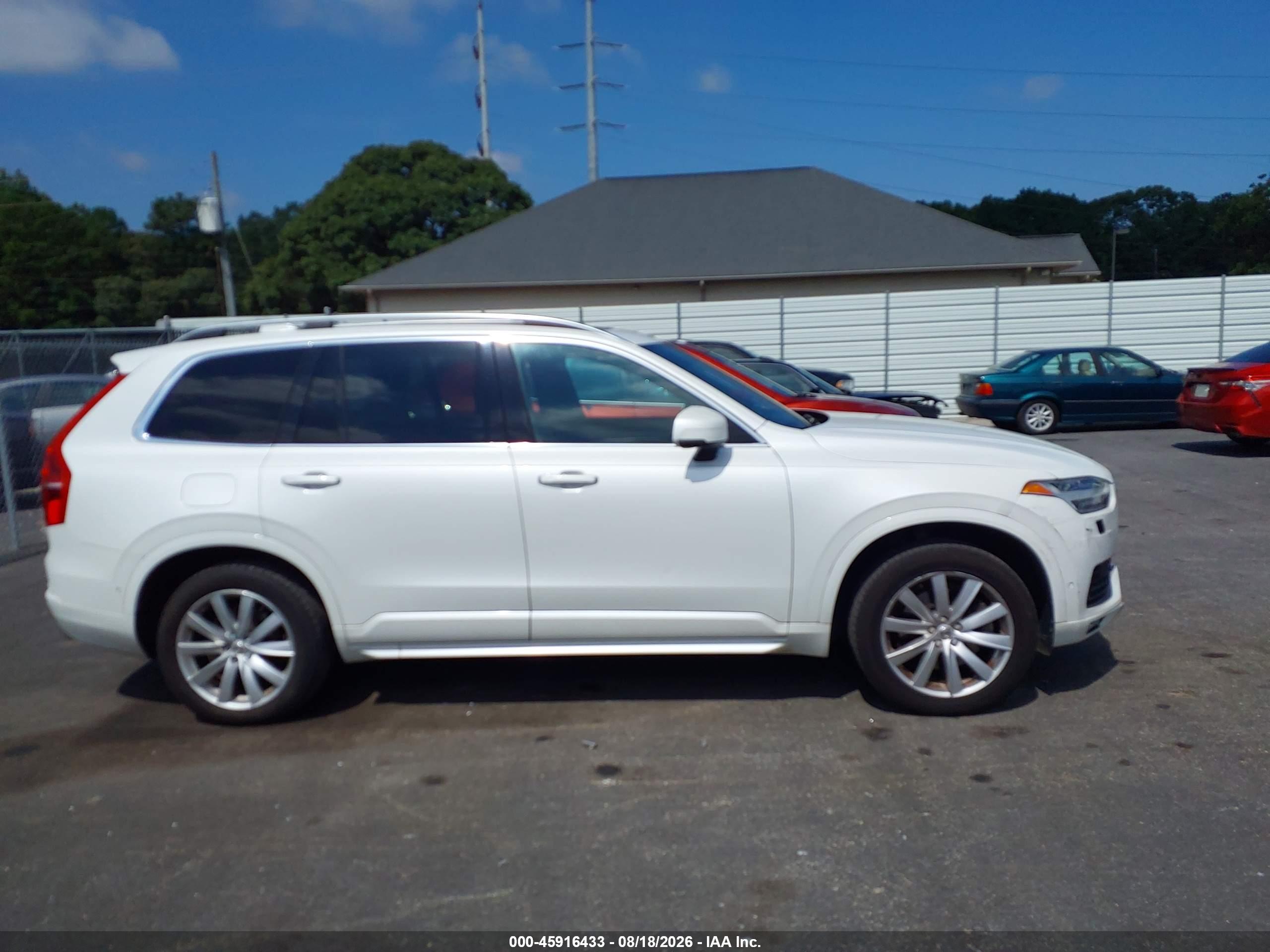 2017 VOLVO XC90 T6 MOMENTUM