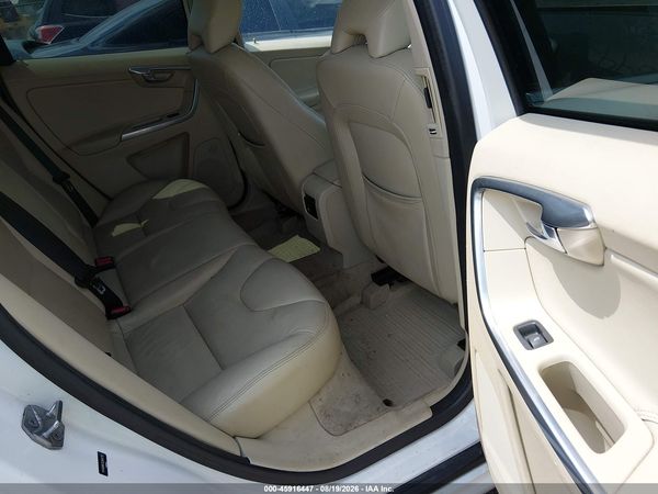 2016 VOLVO XC60 T5 DRIVE-E PREMIER