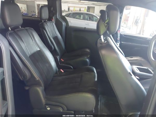 2015 DODGE GRAND CARAVAN SXT PLUS — I8