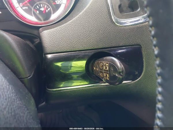 2015 DODGE GRAND CARAVAN SXT PLUS — I11