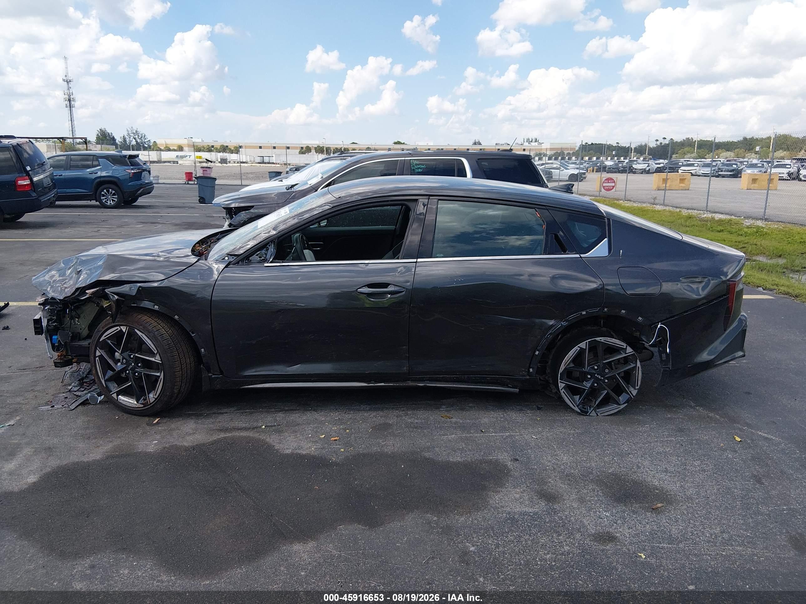 2025 KIA K4 GT-LINE