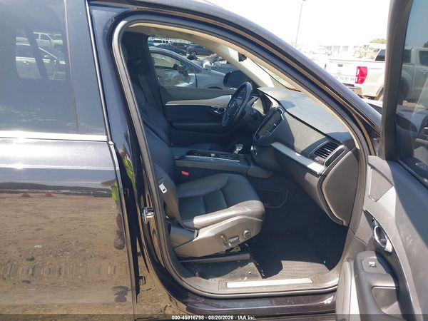 2021 VOLVO XC90 T5 MOMENTUM 7 PASSENGER