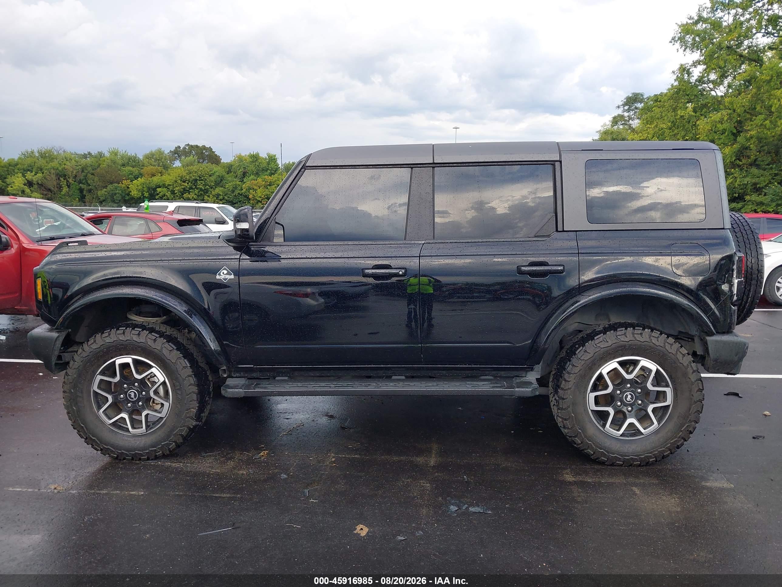 2024 FORD BRONCO OUTER BANKS