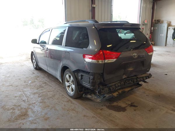 2013 TOYOTA SIENNA LE V6 8 PASSENGER — I3