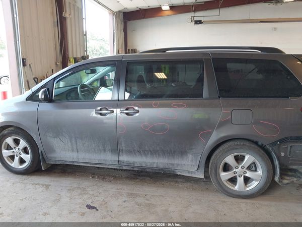 2013 TOYOTA SIENNA LE V6 8 PASSENGER — I117