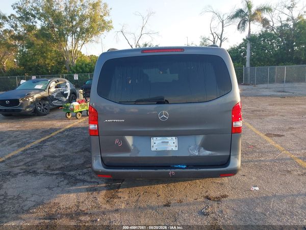 2016 MERCEDES-BENZ METRIS