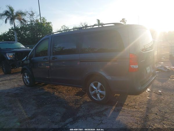 2016 MERCEDES-BENZ METRIS