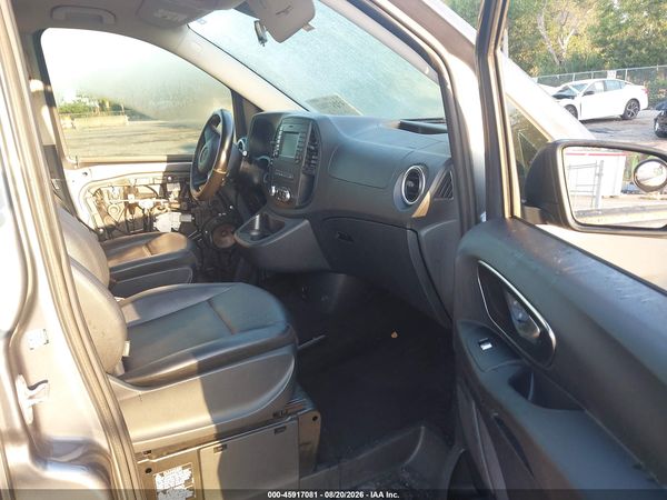 2016 MERCEDES-BENZ METRIS