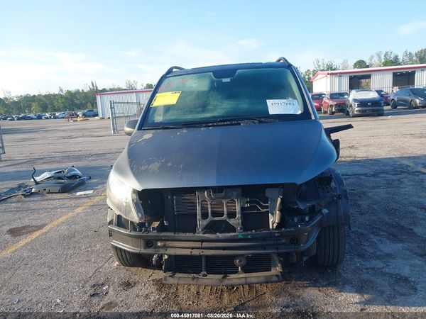 2016 MERCEDES-BENZ METRIS