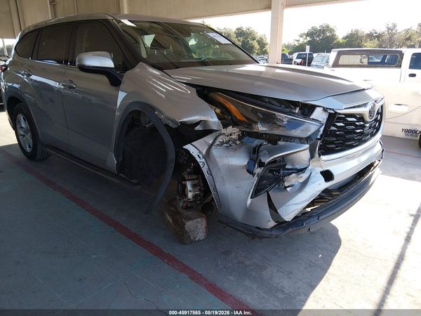 2021 TOYOTA HIGHLANDER LE