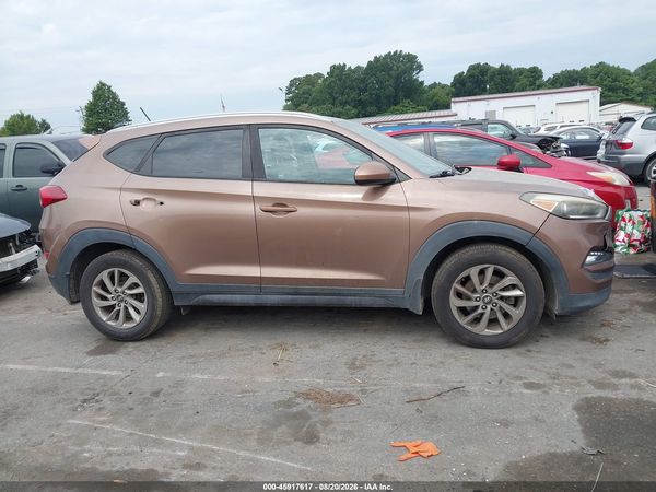 2016 HYUNDAI TUCSON SE