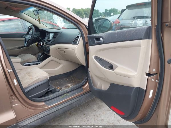 2016 HYUNDAI TUCSON SE