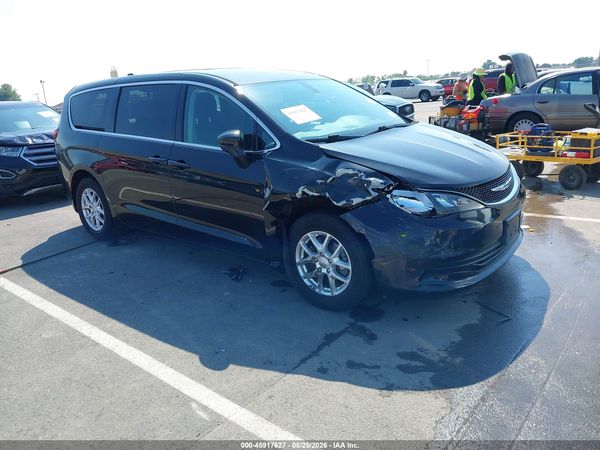 2017 CHRYSLER PACIFICA TOURING — I1