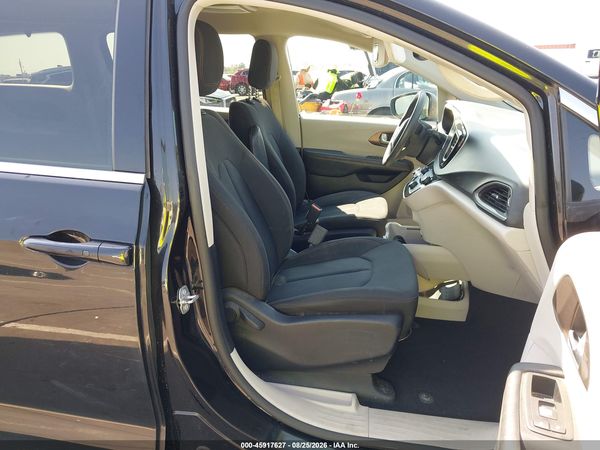 2017 CHRYSLER PACIFICA TOURING — I5