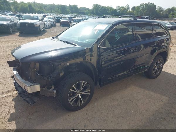 2017 TOYOTA HIGHLANDER LE