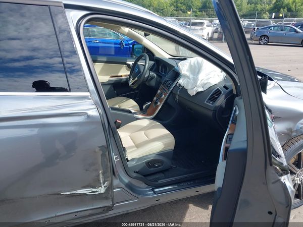 2017 VOLVO XC60 T6 INSCRIPTION