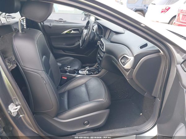 2018 INFINITI QX30 PREMIUM