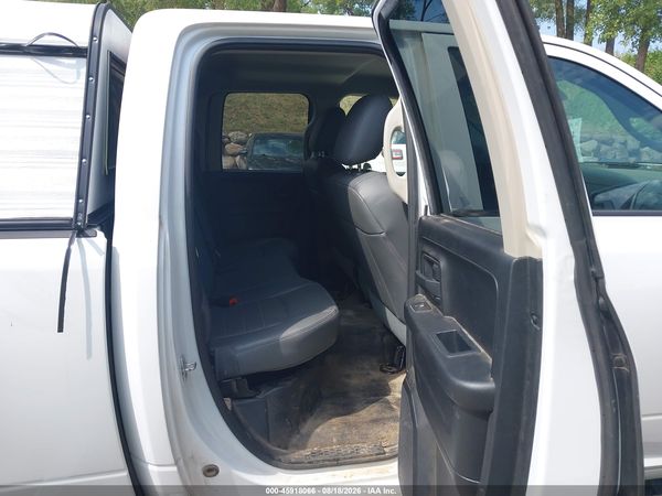 2017 RAM 1500 TRADESMAN  4X4 6'4 BOX — I8