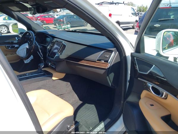 2016 VOLVO XC90 T6 MOMENTUM