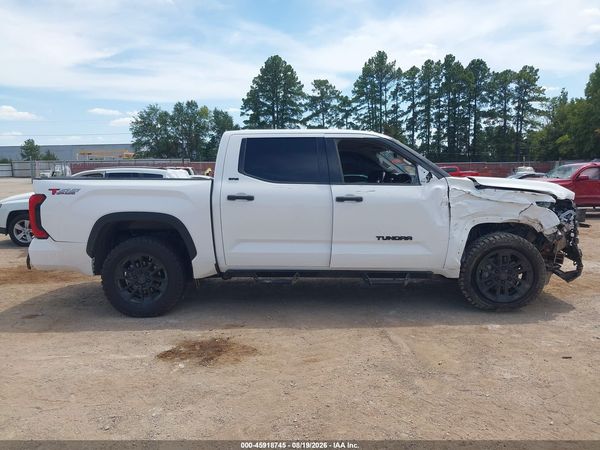 2023 TOYOTA TUNDRA SR5