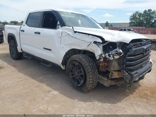 2023 TOYOTA TUNDRA SR5