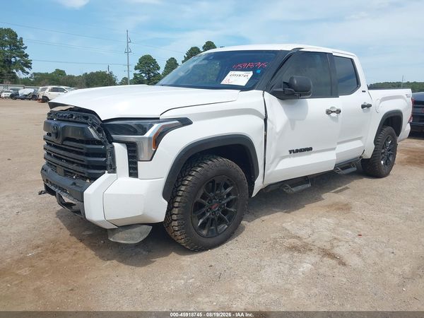 2023 TOYOTA TUNDRA SR5