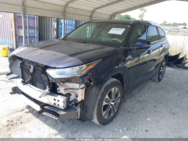 2020 TOYOTA HIGHLANDER XLE — I2
