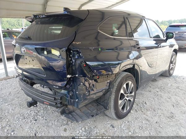 2020 TOYOTA HIGHLANDER XLE — I4