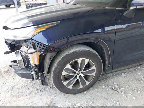 2020 TOYOTA HIGHLANDER XLE — I6