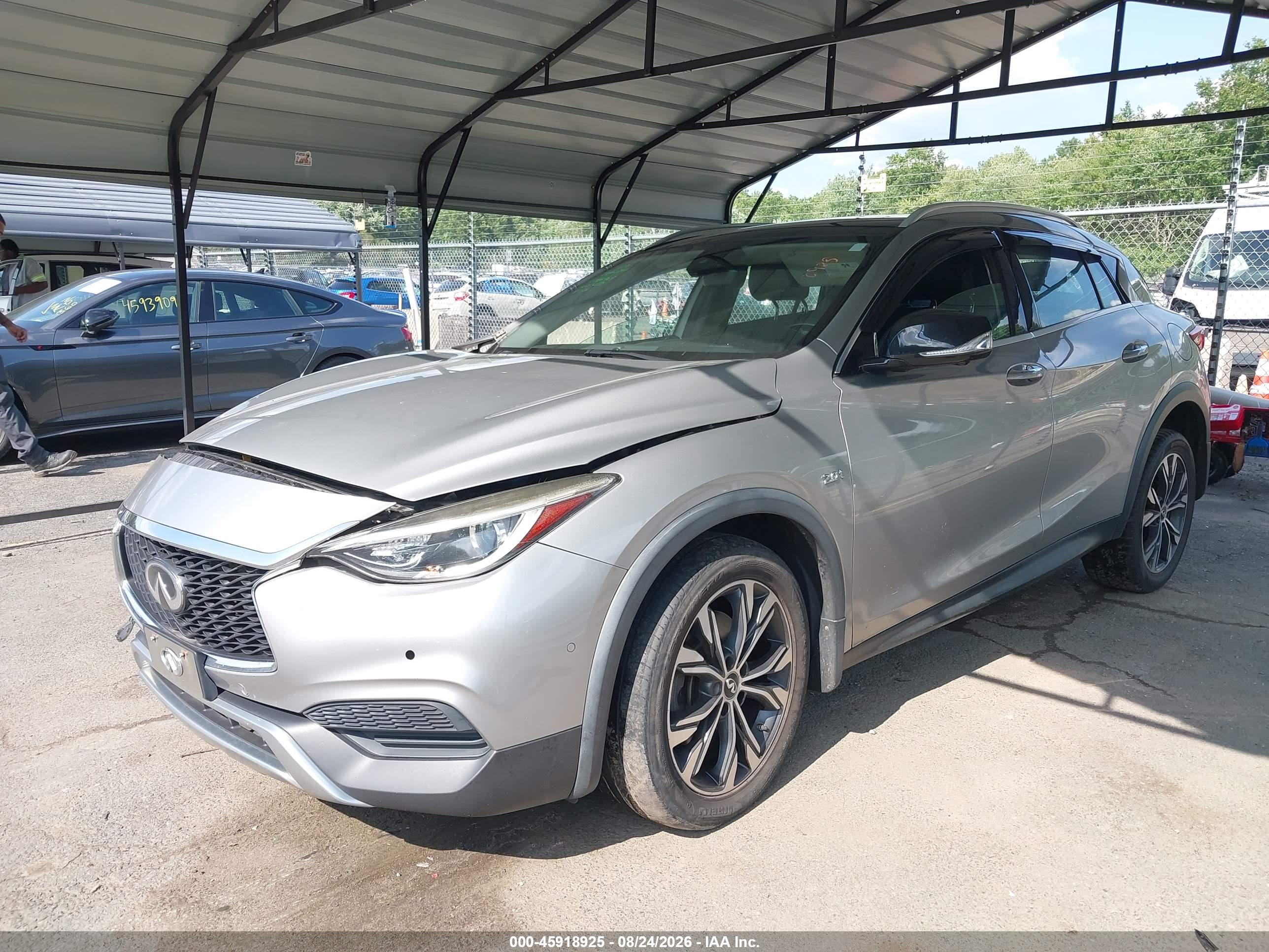 2019 INFINITI QX30 LUXE — I2