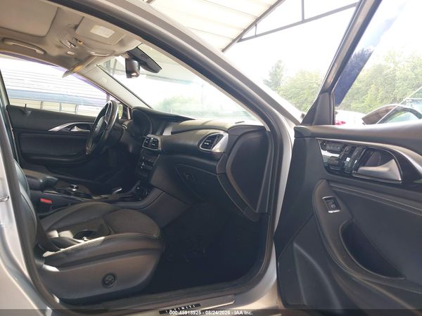 2019 INFINITI QX30 LUXE — I5