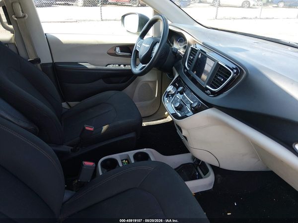 2018 CHRYSLER PACIFICA LX — I5