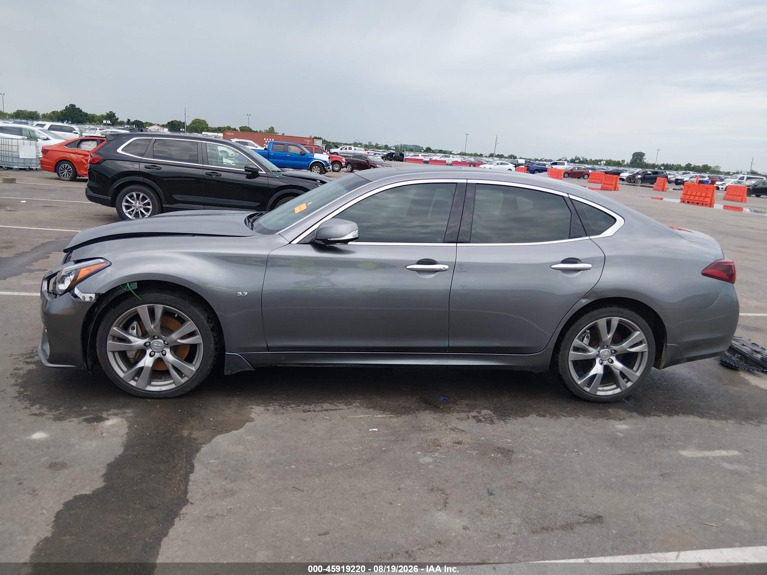 2019 INFINITI Q70 3.7X LUXE