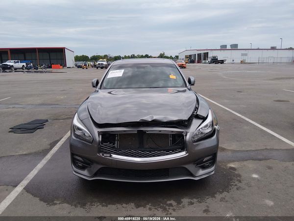 2019 INFINITI Q70 3.7X LUXE