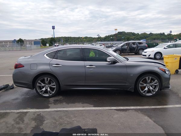 2019 INFINITI Q70 3.7X LUXE