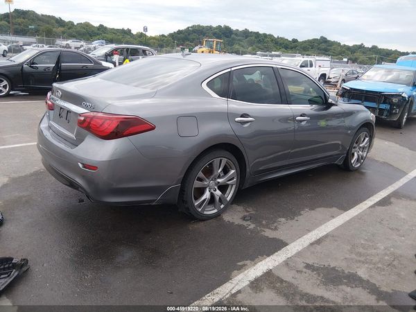 2019 INFINITI Q70 3.7X LUXE