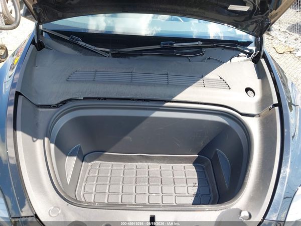 2025 TESLA MODEL Y