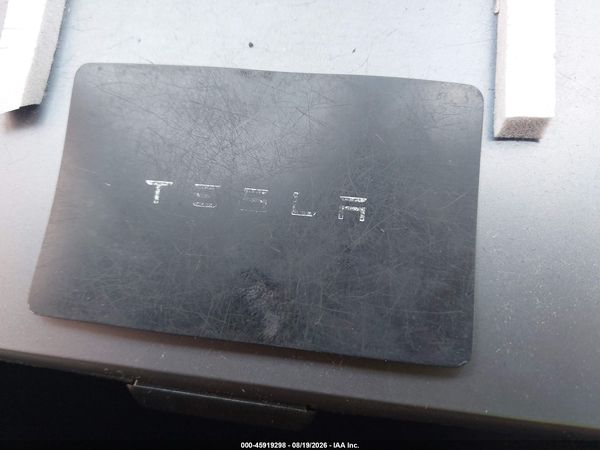 2025 TESLA MODEL Y