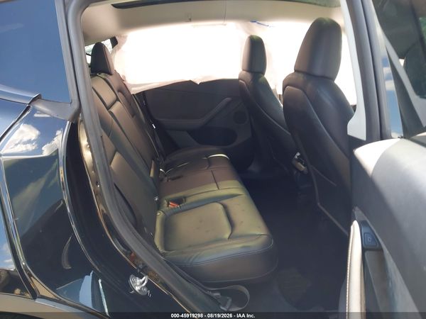 2025 TESLA MODEL Y