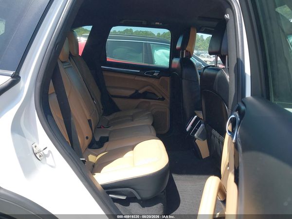 2018 PORSCHE CAYENNE Base / Platinum Edition