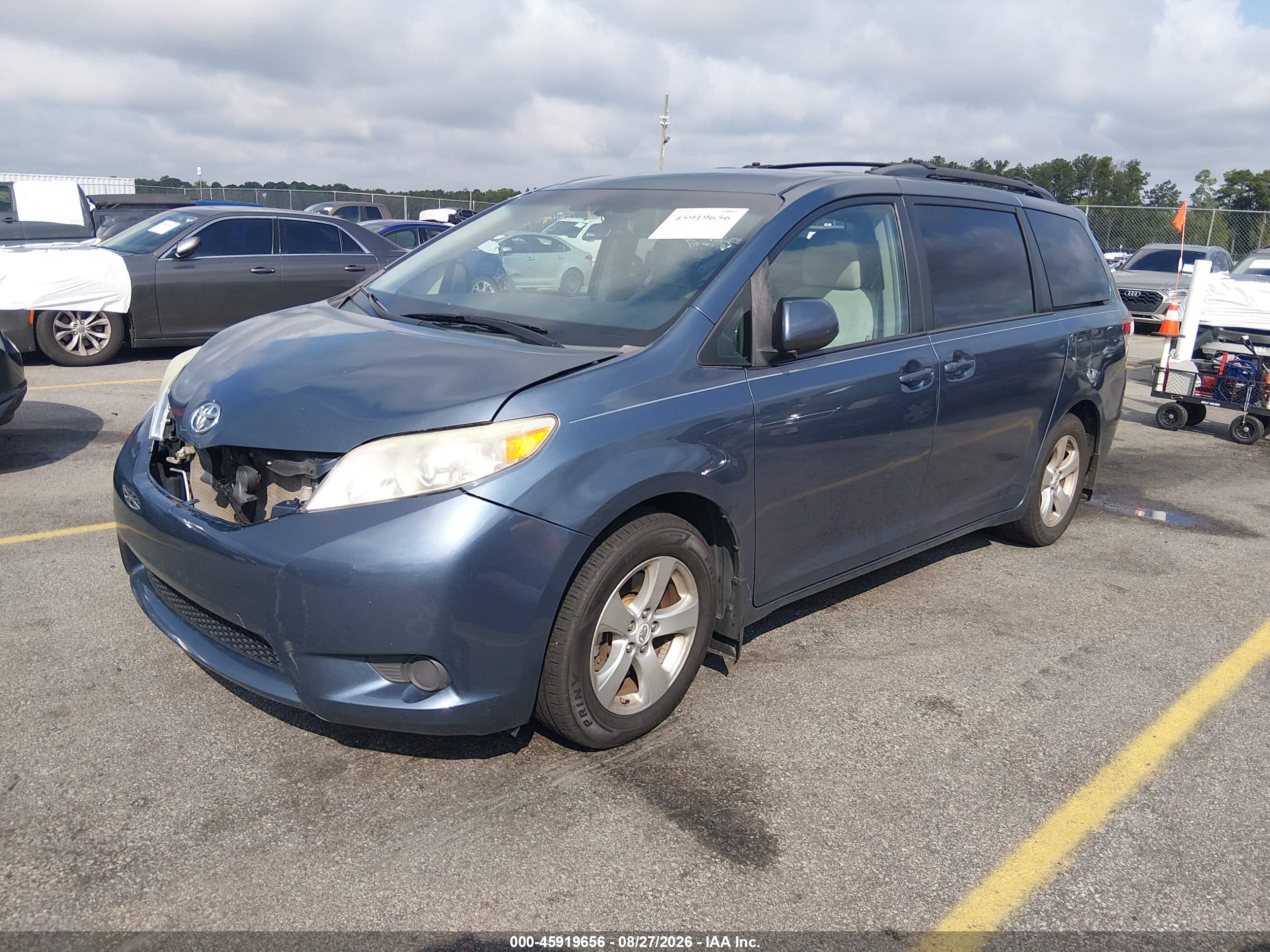 2013 TOYOTA SIENNA LE V6 8 PASSENGER — I2
