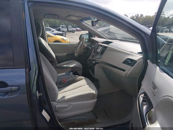 2013 TOYOTA SIENNA LE V6 8 PASSENGER — I5
