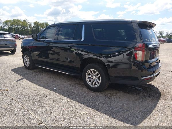 2022 CHEVROLET SUBURBAN 4WD LT — I3