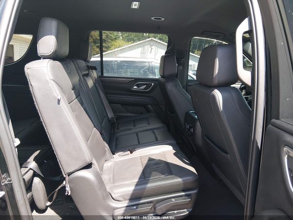 2022 CHEVROLET SUBURBAN 4WD LT — I8