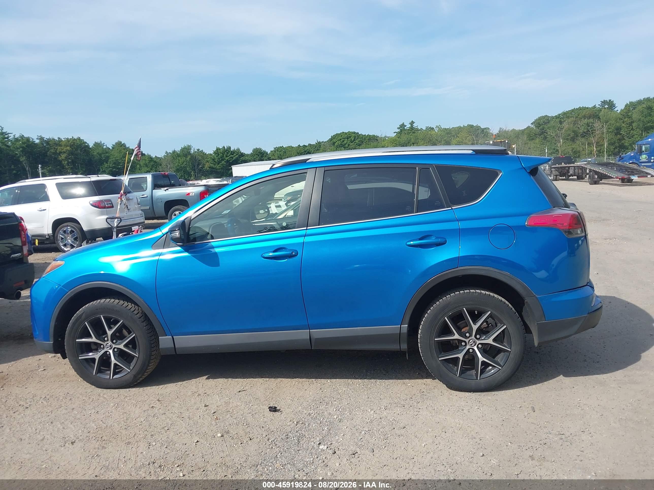 2018 TOYOTA RAV4 SE