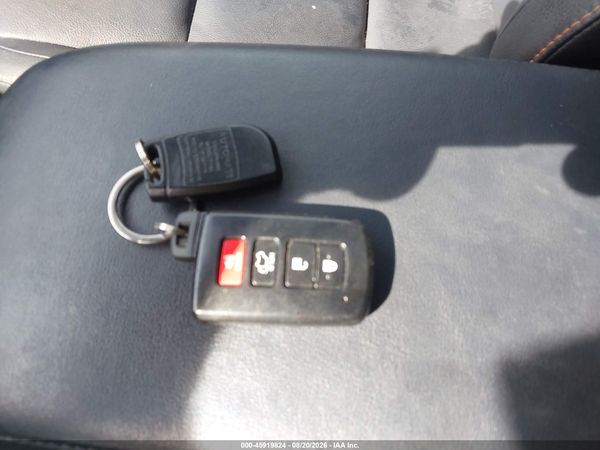 2018 TOYOTA RAV4 SE