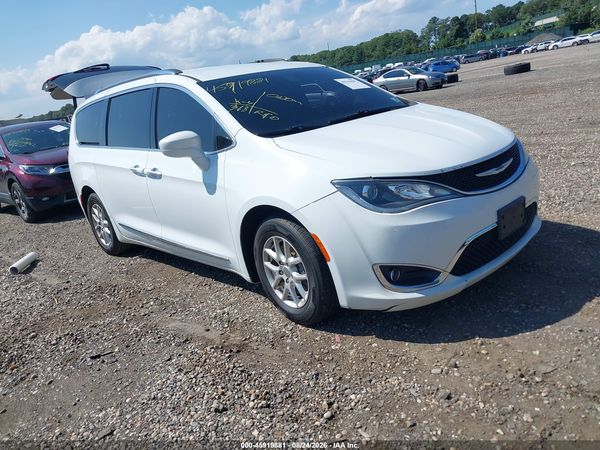 2020 CHRYSLER PACIFICA TOURING L — I1