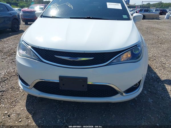 2020 CHRYSLER PACIFICA TOURING L — I115